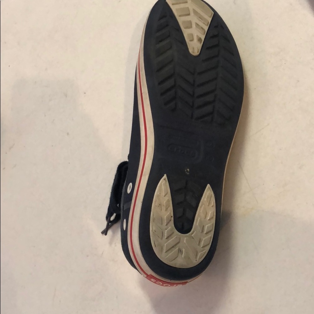 Croc shoes - Picture 2 of 3